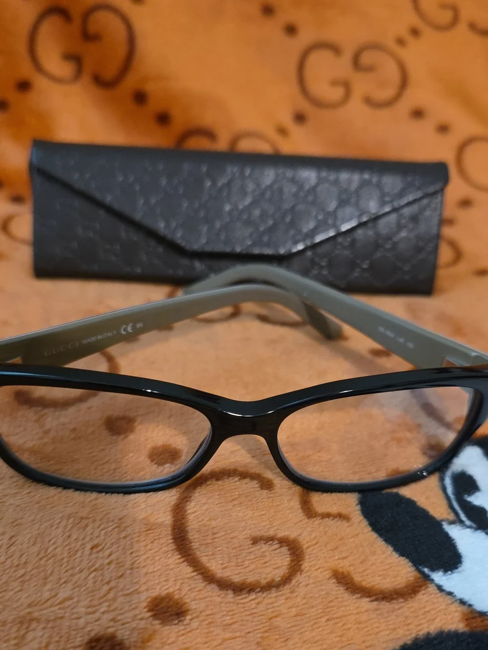 Authentic Gucci Black Cat-Eye Women's Eyeglasses with Olive Arms 52-15
